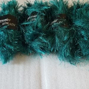 Fur yarn / fuzzy yarn/ fluffy yarn 4 skeins